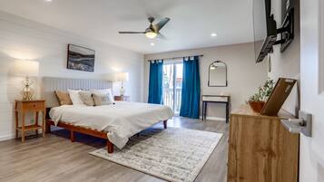 4 bedrooms, desk, iron/ironing board, travel crib