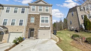 Exterior - 4BDRM 4BATH Airport Hideaway (Fairburn)