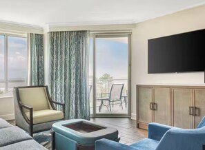 Living area - Fantastic Hilton head beach suite! (Hilton Head Island)