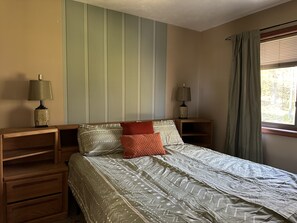 4 bedrooms, WiFi, bed sheets