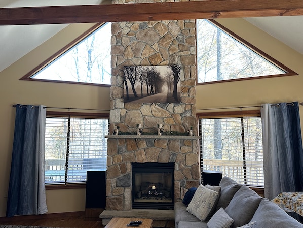 Smart-TV, Kamin, Videospiele