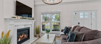 Modern Luxury near Historic Gettysburg and Liberty Mountain Ski Resort - Your Exclusive Escape! Private Seasonal Pool, Hot Tub, Game Room, Pickleball, and even a Playground!