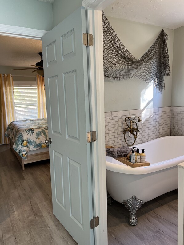 3 chambres, fer et planche à repasser, lit parapluie, Wi-Fi