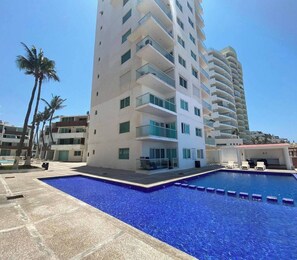 Exterior - Ocean front and Ocean view.. Sleeps 8 (Mazatlán)