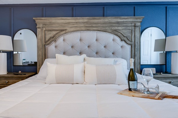 3 habitaciones, tabla de planchar con plancha, wifi y ropa de cama