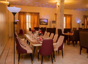 Dining - Impeccable Hotel by HomeVille Plus Benin (Benin City)
