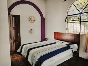 Edredón, decoración personalizada, wifi gratis y ropa de cama