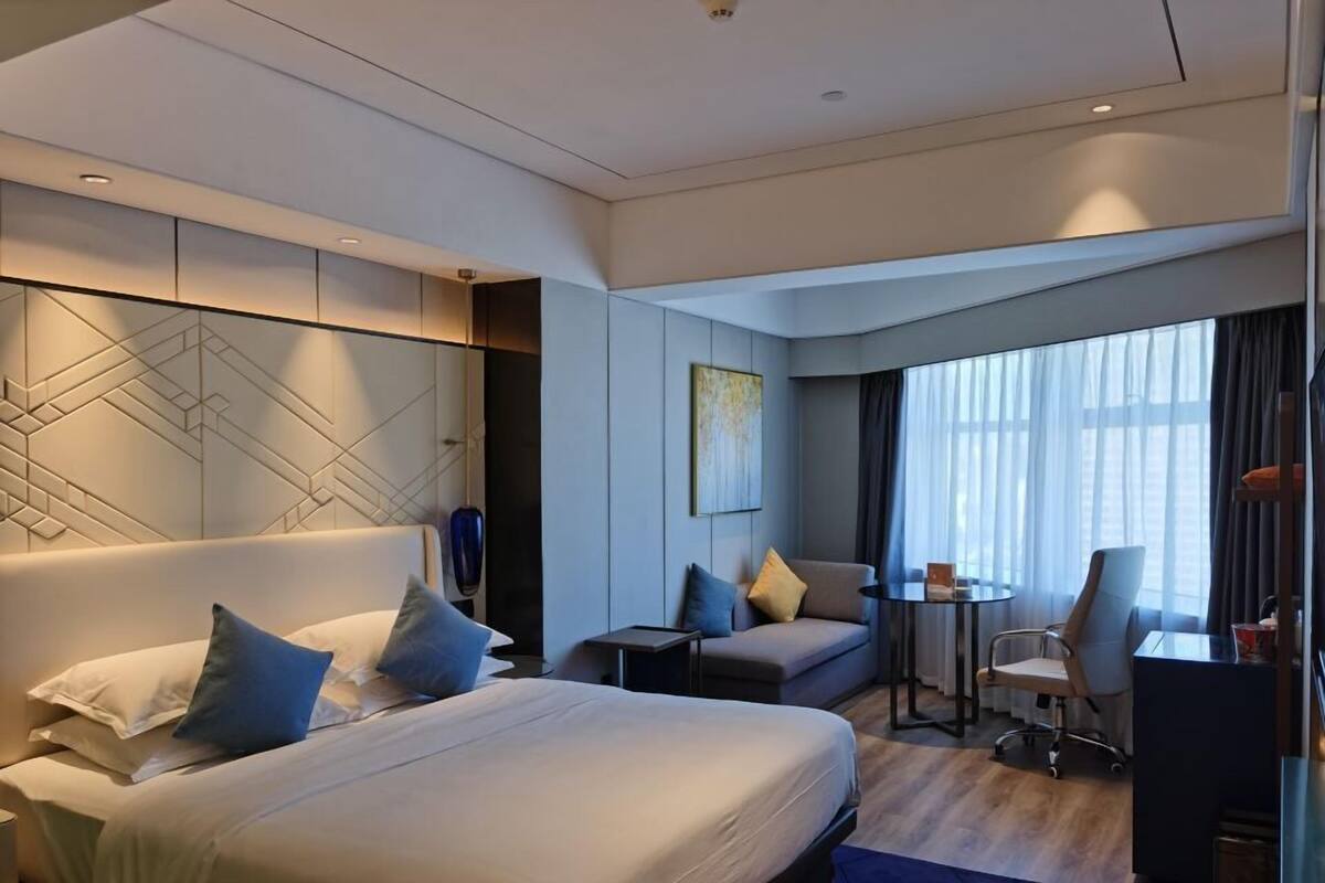 Kamar Bisnis | Brankas dan Wi-Fi gratis
