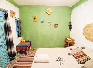 1 bedroom, bed sheets