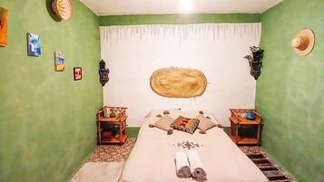 1 bedroom, bed sheets