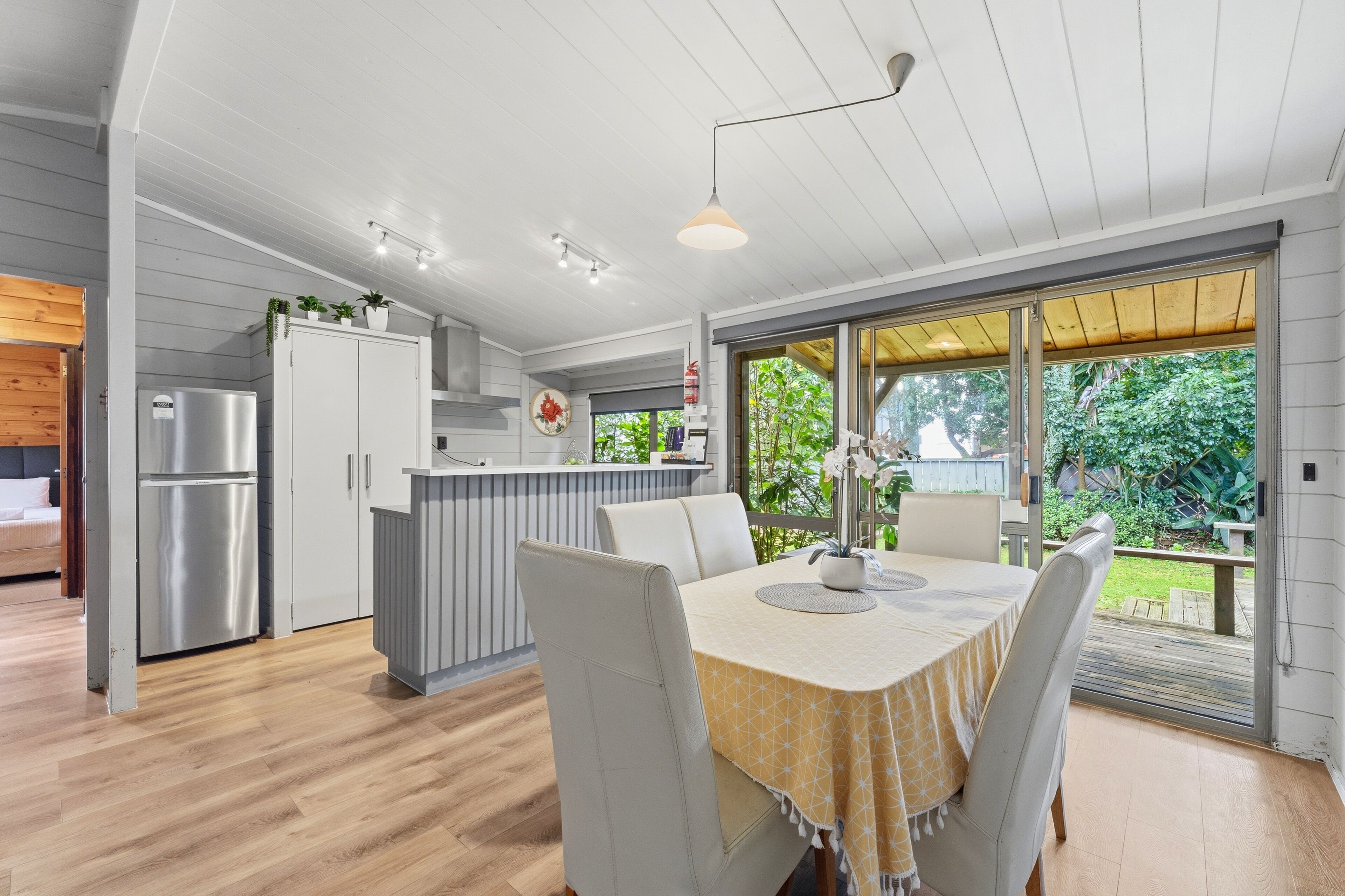 Family Bungalow | In-room dining