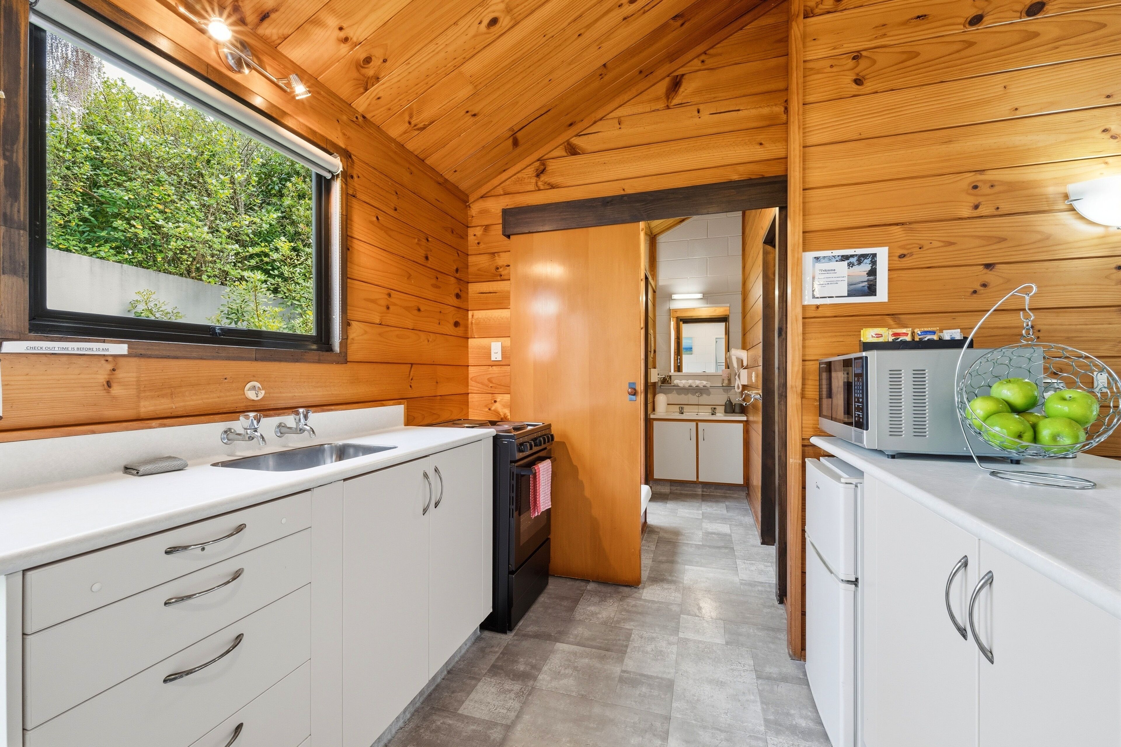 Mini-fridge, oven, stovetop, electric kettle