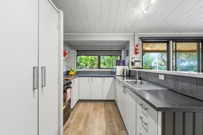 Private kitchen - Orewa Motor Lodge (Orewa)