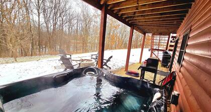 Timber Ridge Lodge w/ hot tub & POOL!