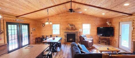 TV connectée, cheminée