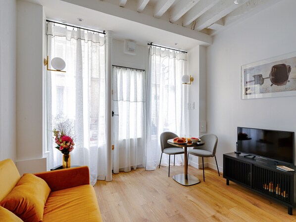 テレビ、ステレオ