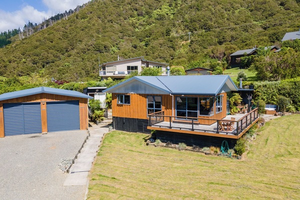 Great off Street parking and Boat turning