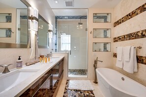Hair dryer, towels - Updated Naples Retreat w/ Private Pool & Patio! (Naples)