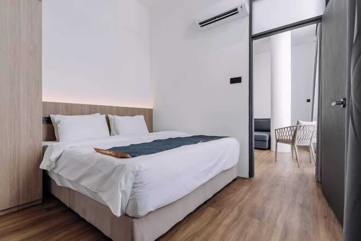 1 bedroom, desk, free WiFi