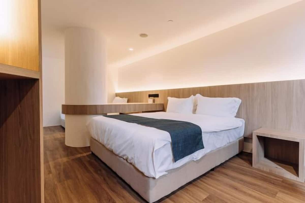 1 bedroom, desk, free WiFi