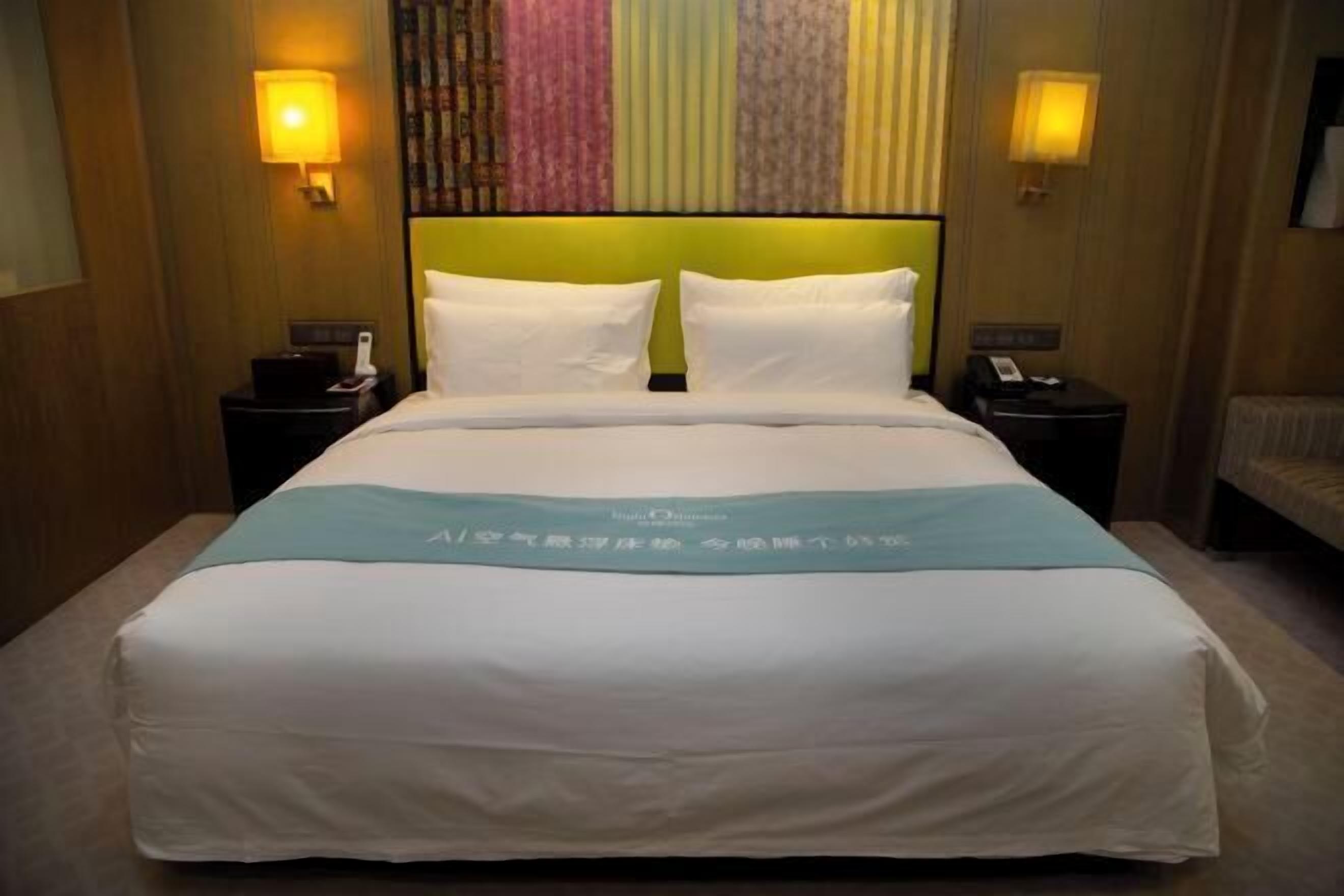 In-room safe, free WiFi