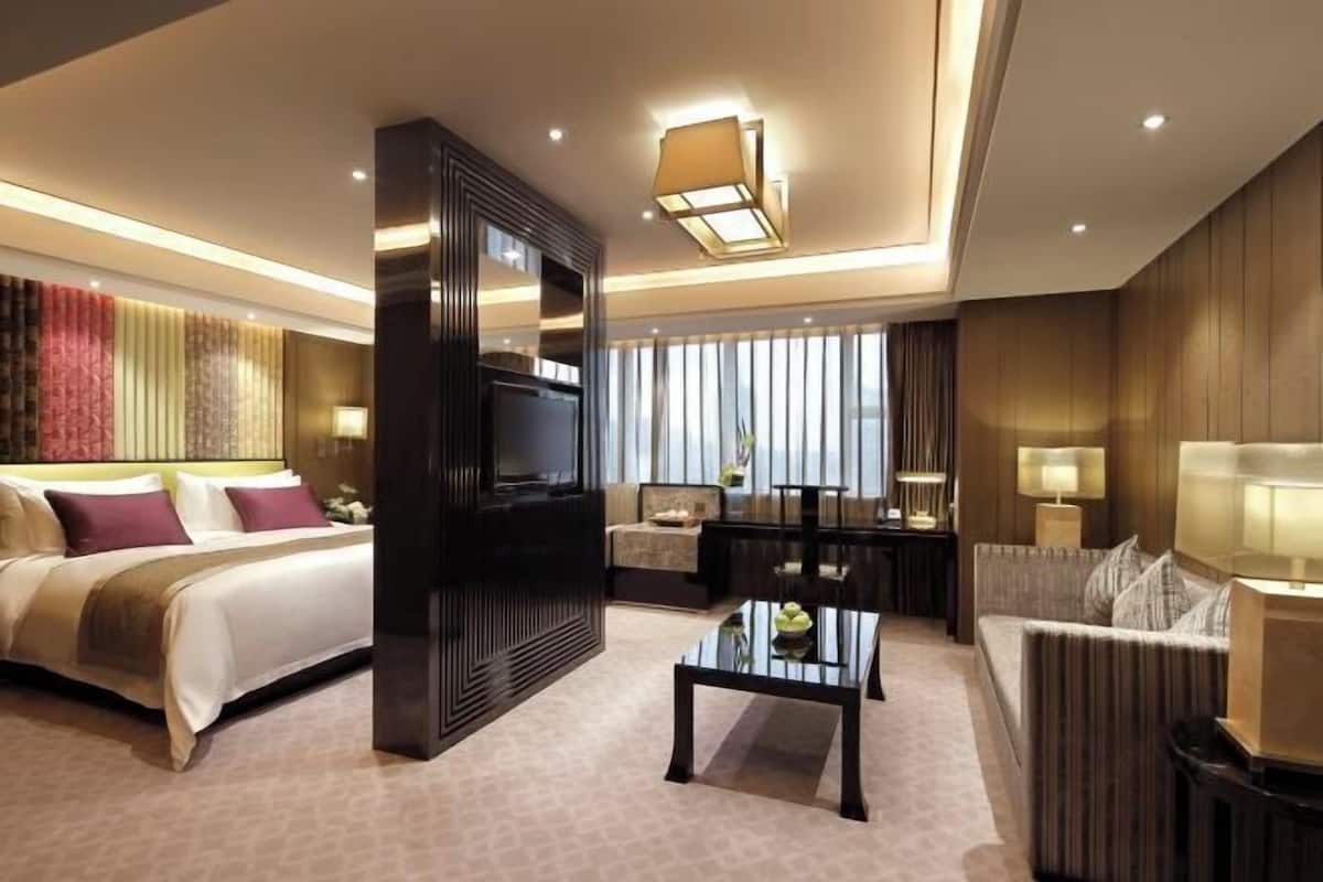 In-room safe, free WiFi