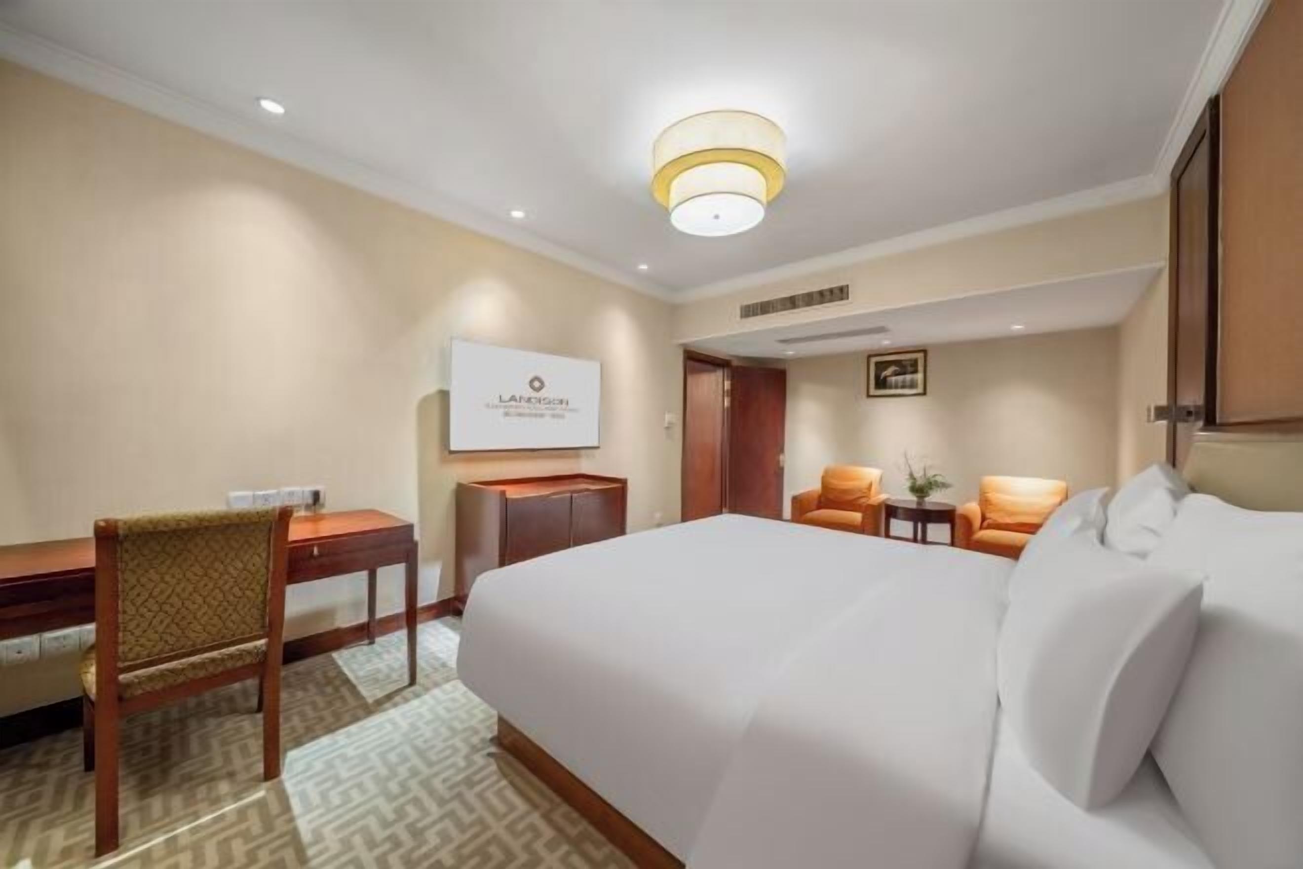 In-room safe, free WiFi