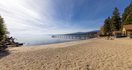 Sandy Cove on the North Shore -Lakeside Cottage w Pier + Beach, Dog OK, HOA Amenities