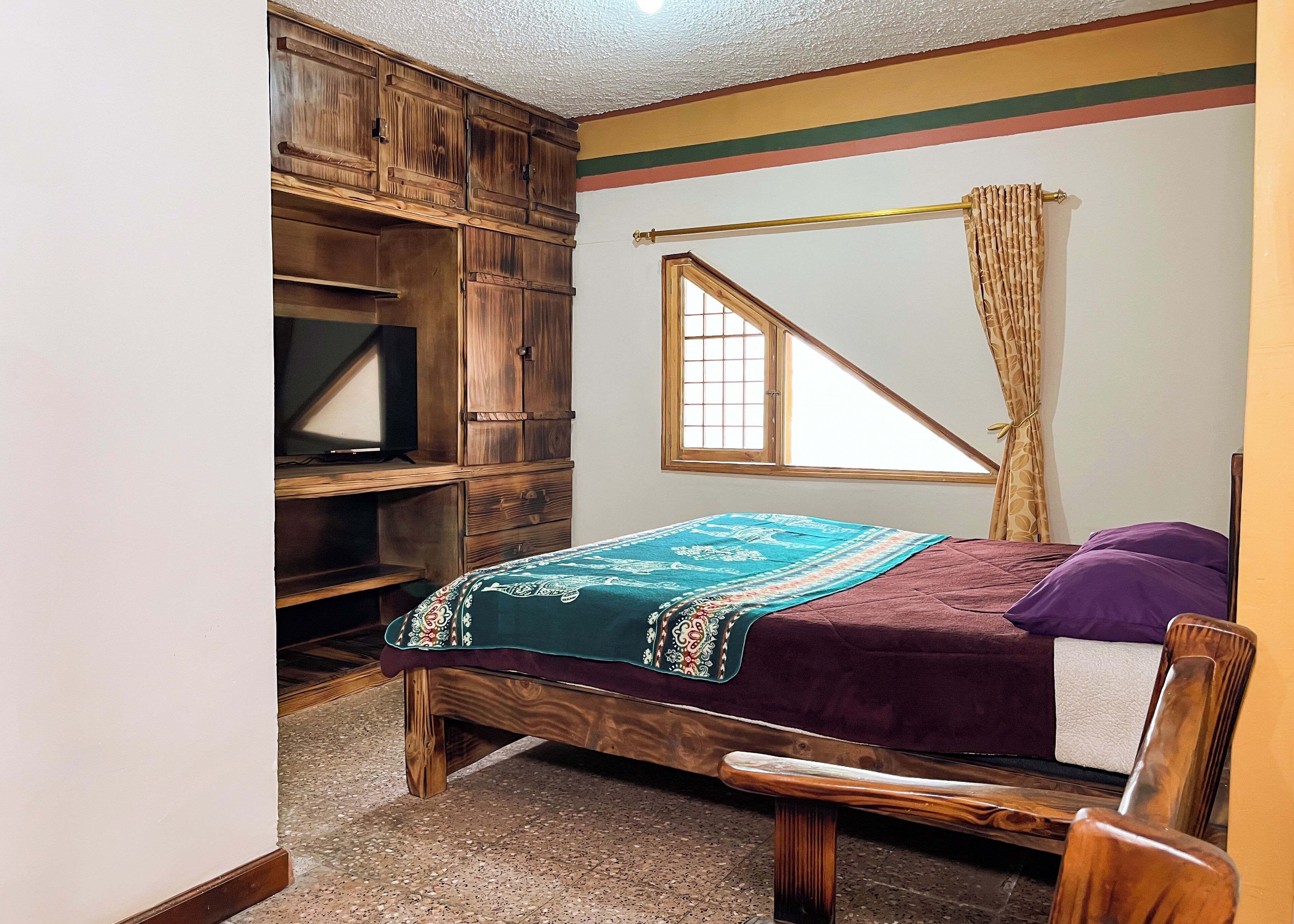 Deluxe Room | Down comforters, soundproofing, free WiFi