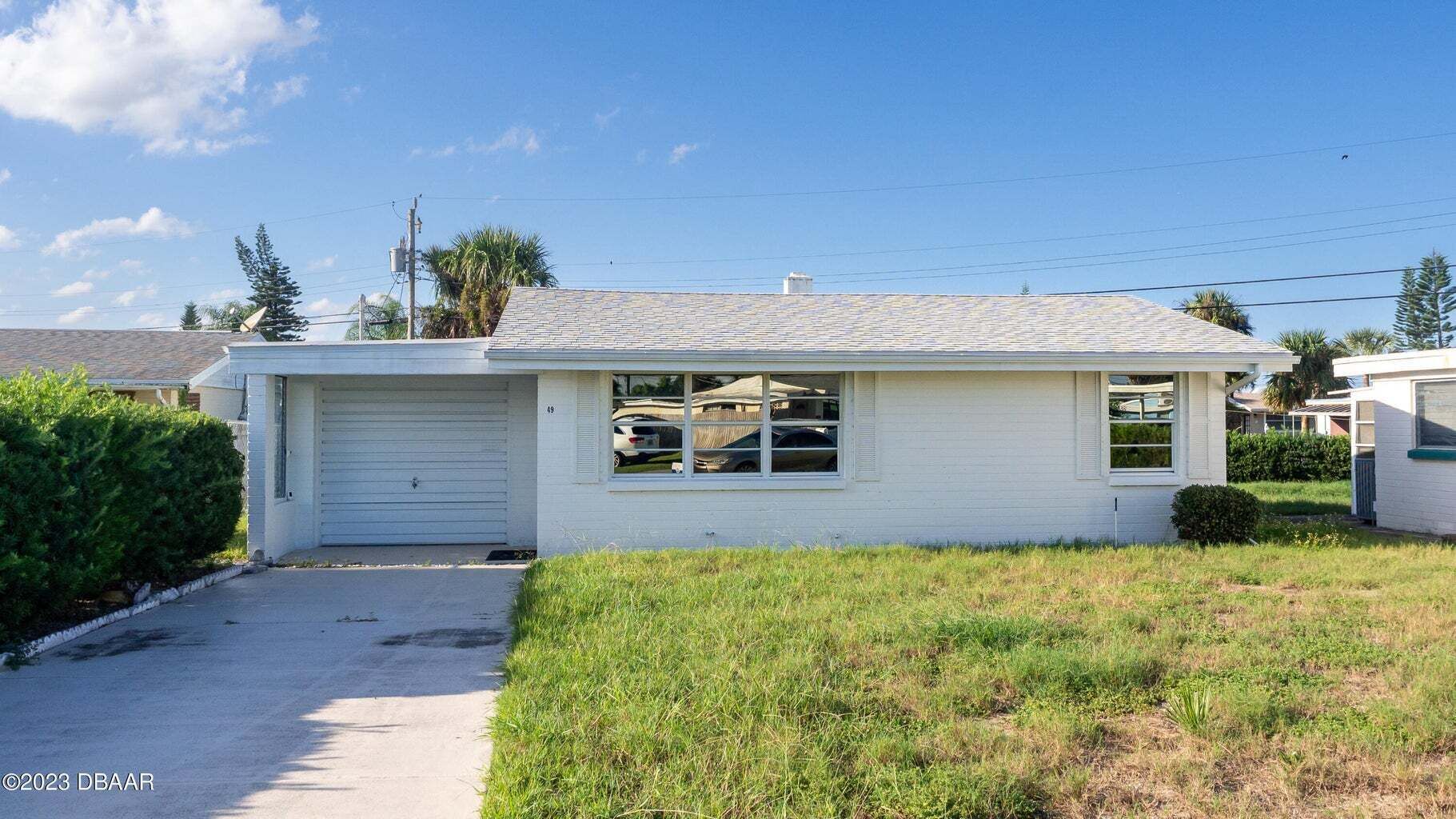 New Listing. 2 bedroom 1 bath home walk to beach and river. Ormond By The Sea