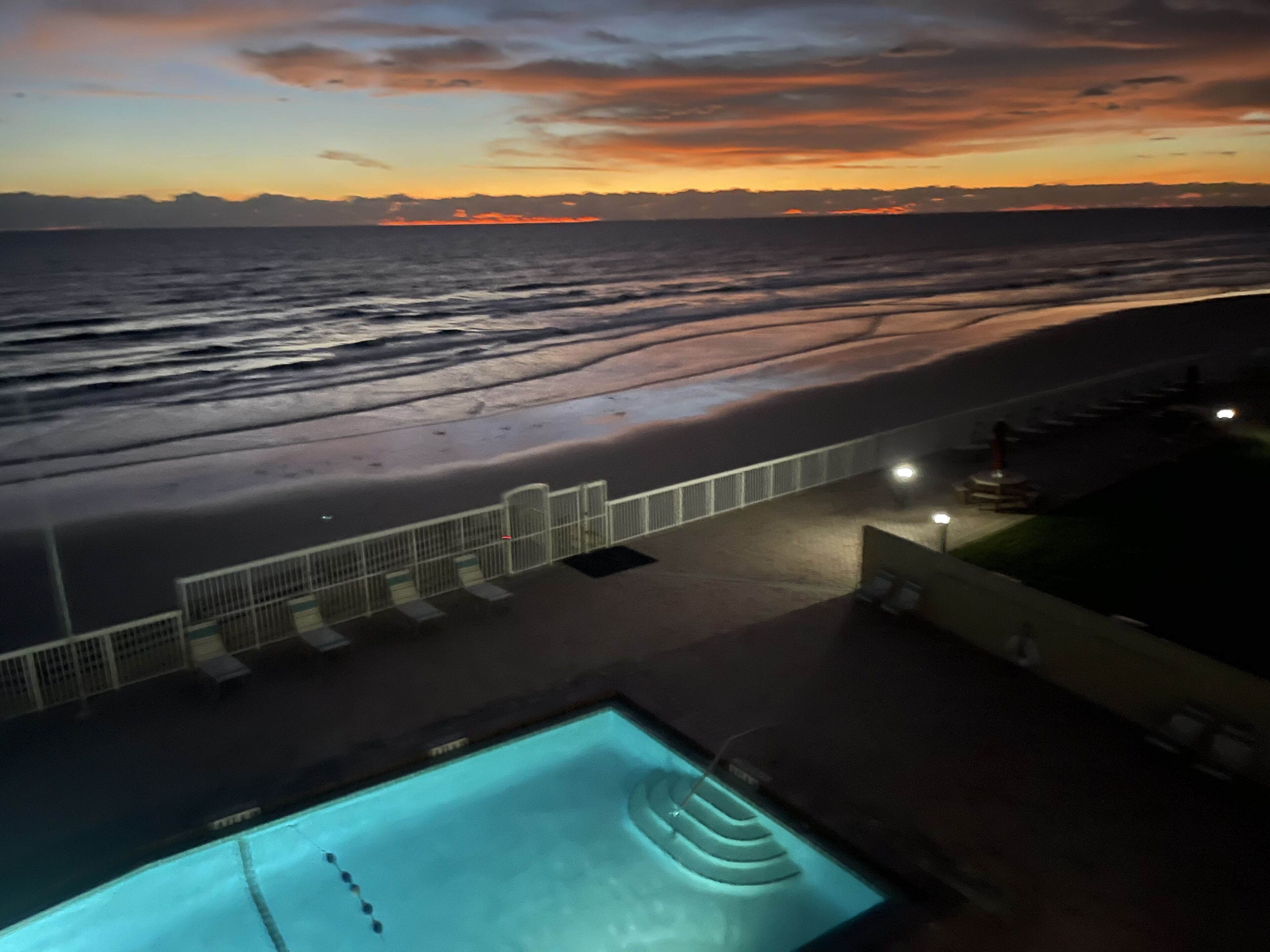 oceanfront Beauty heated pool pet up to 20lbs stay free.