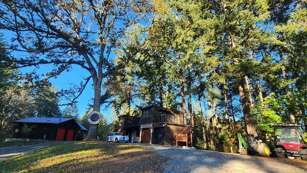 المنشأة من الخارج