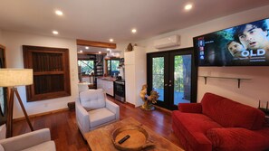 تلفزيون ذكي، مدفأة، شاشة كمبيوتر