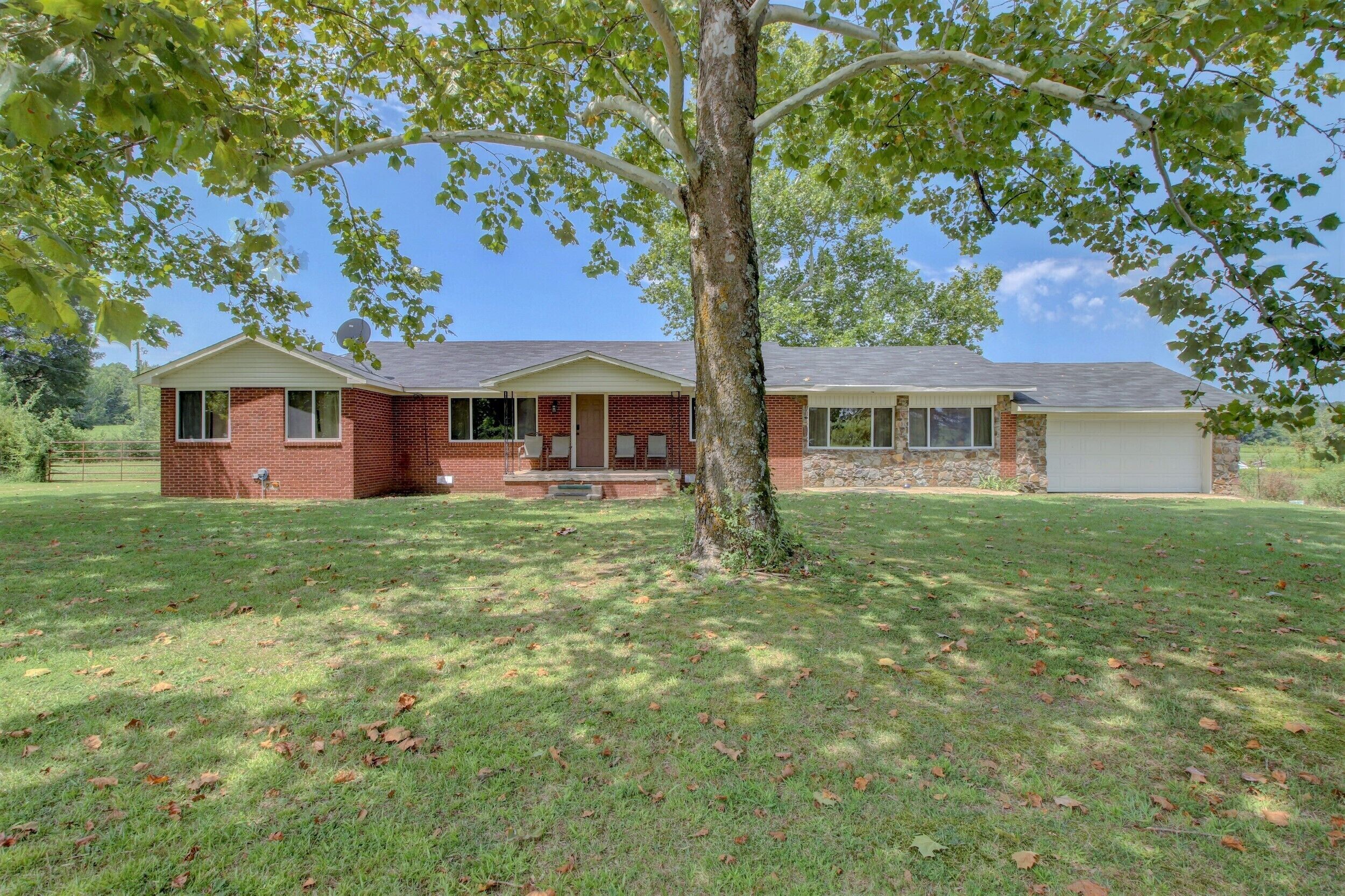 Clean, Safe, Comfortable Housing - Outdoorsman's/ woman's Dream