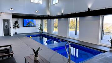 Sisäuima-allas, lämmitetty uima-allas