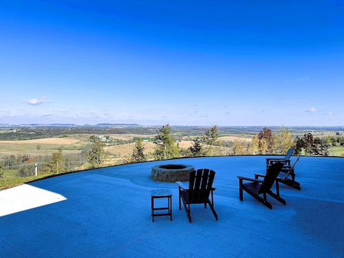 Secluded Retreat ~ Indoor Pool ~  Hot Tub  ~Close To Sundown Mountain