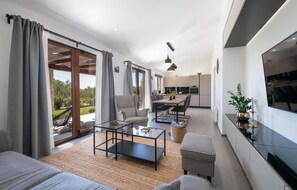 TV, stereo - Beautiful home in Marcana (Marcana)