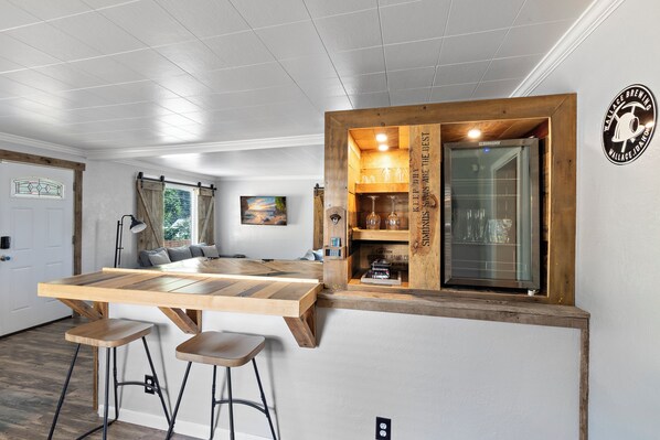 Dining - Close to Hiawatha Tr. and Skiing w/ HOT TUB (Shoshone County)