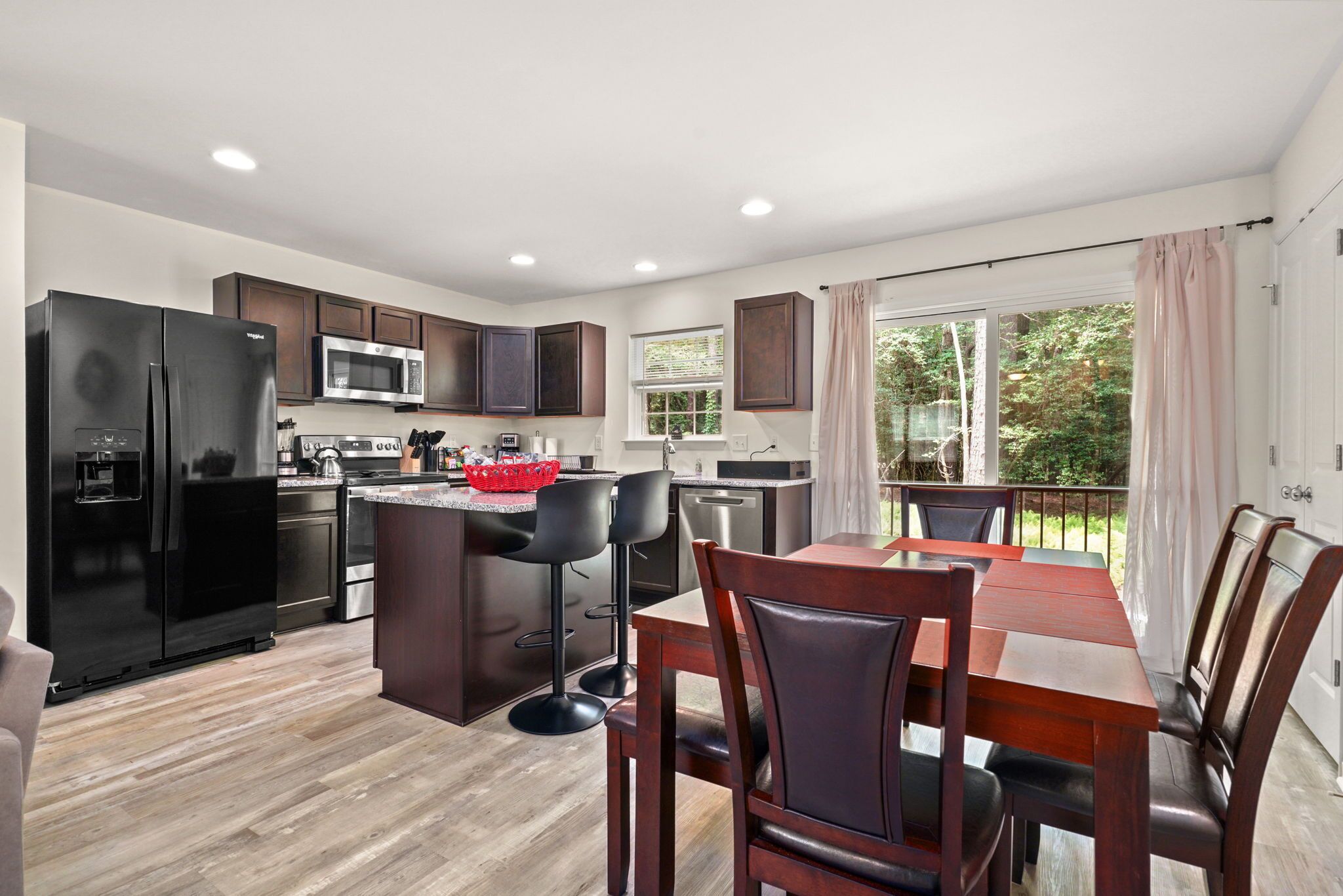 Poseidon's Oasis - Pet friendly, Screened porch!