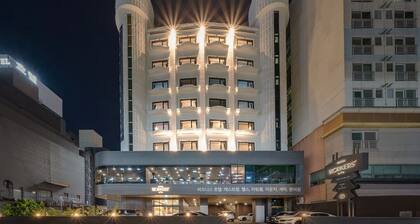 Workers Hotel Daejeon by Aank
