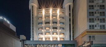 Workers Hotel Daejeon by Aank