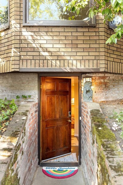 Spacious 3 Bedroom Apt Central Eastside Portland!