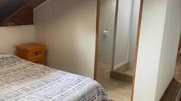 Business Quadruple Room | Free WiFi