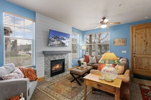 Smart TV, fireplace - Walk to shops | Garage | Great Location (Park City)