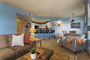 Smart TV, fireplace - Walk to shops | Garage | Great Location (Park City)