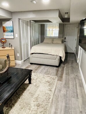 1 bedroom, in-room safe, iron/ironing board, free WiFi