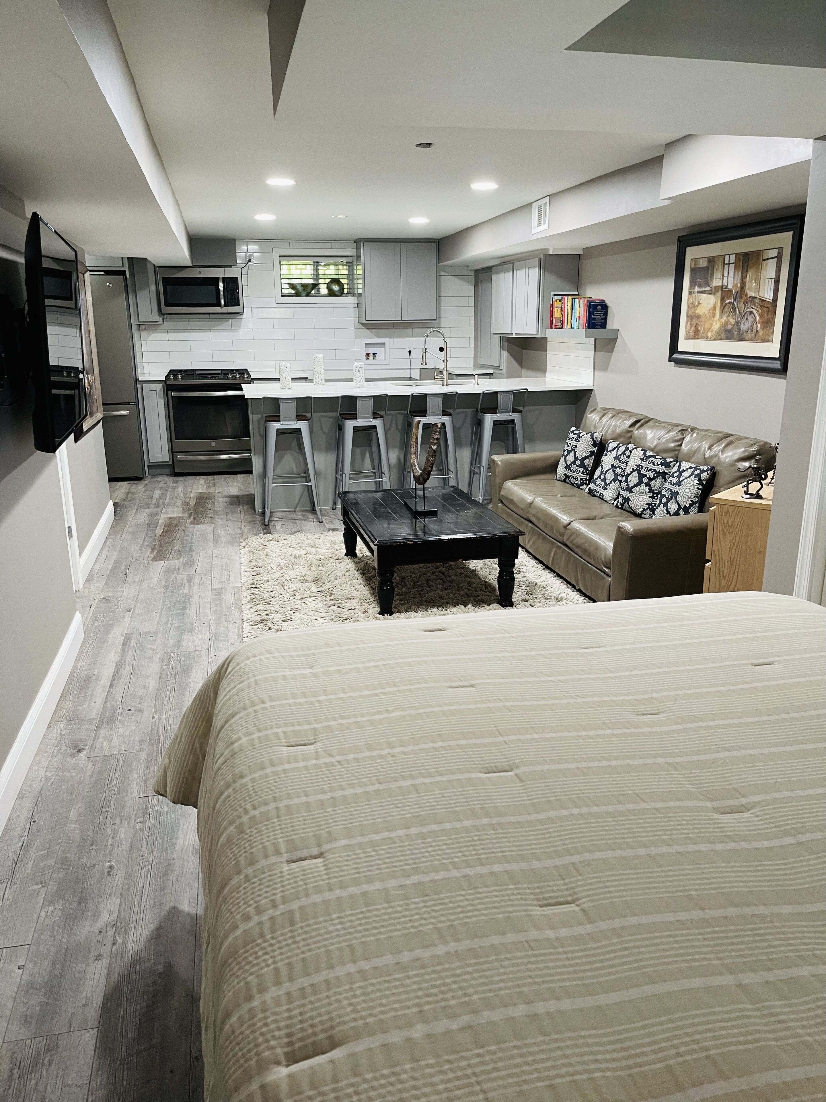 1 bedroom, in-room safe, iron/ironing board, free WiFi