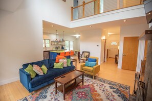 TV, fireplace, table football - Sullivan Farm at Helton Creek - Fire Pit - Foosball - Fireplace (Lansing)