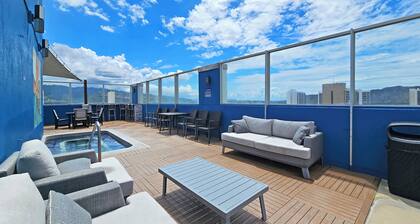 Close to Beach, Gorgeous views & Pool - Sleeps 4 Adults & 2 kids