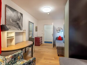 2 Schlafzimmer, Schreibtisch, WLAN